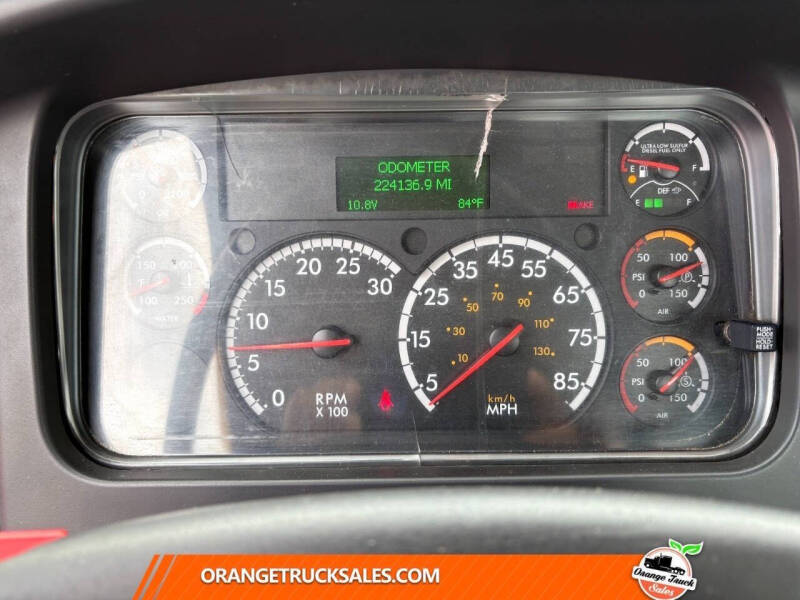 2017 Freightliner M2 106