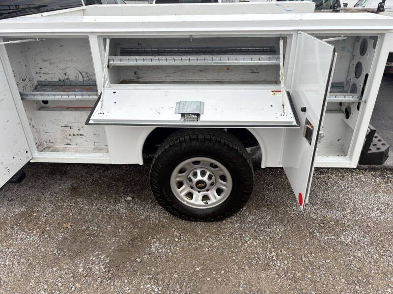 2022 Chevrolet 3500HD Regular Cab 4x4