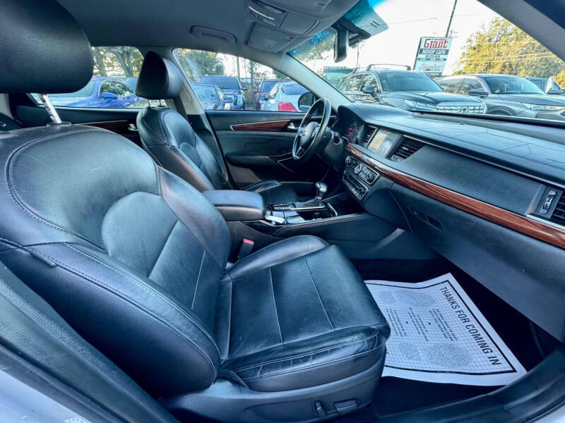 2017 Kia Cadenza Limited