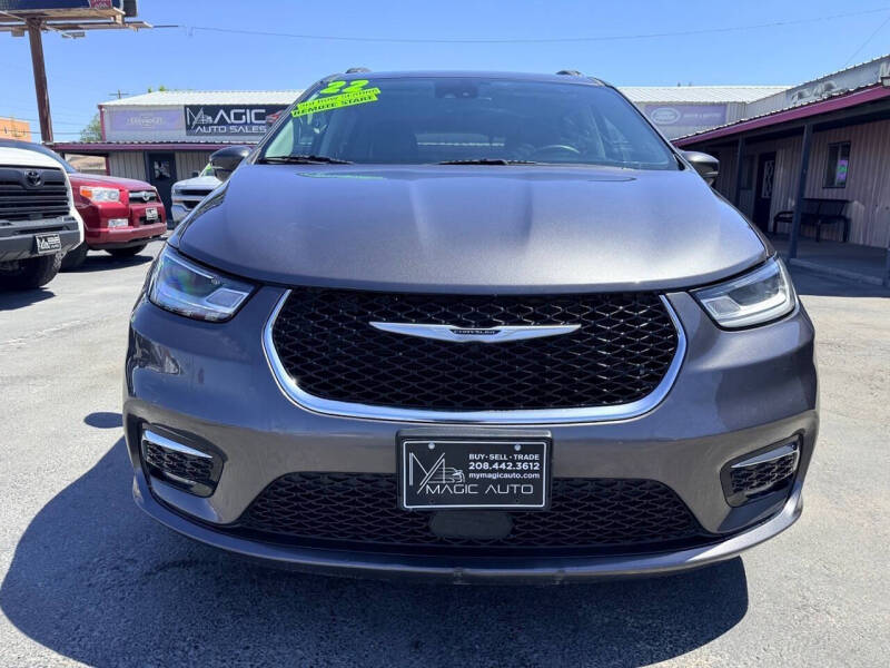 2022 Chrysler Pacifica Touring L