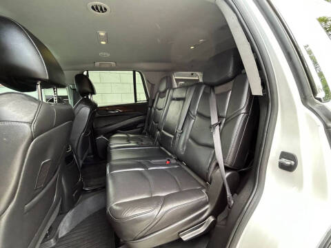 2019 Cadillac Escalade Standard