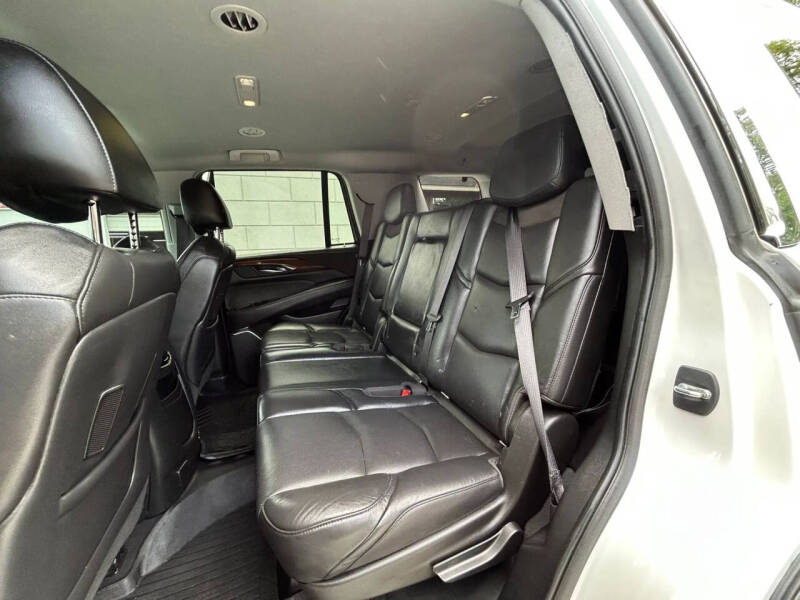 2019 Cadillac Escalade Standard