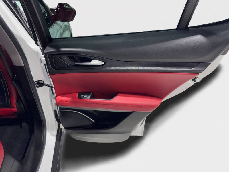 2020 Alfa Romeo Stelvio Sport