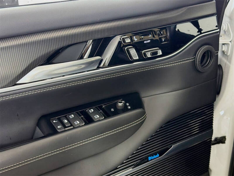 2022 Jeep Grand Wagoneer Series II