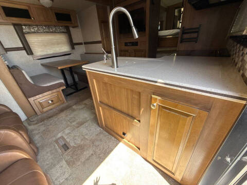 2017 Rockwood 8244BS