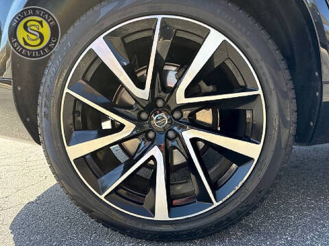 2017 Volvo XC90 T6 R-Design