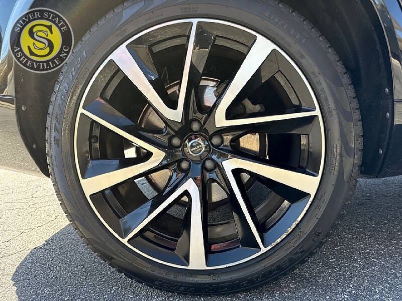 2017 Volvo XC90 T6 R-Design