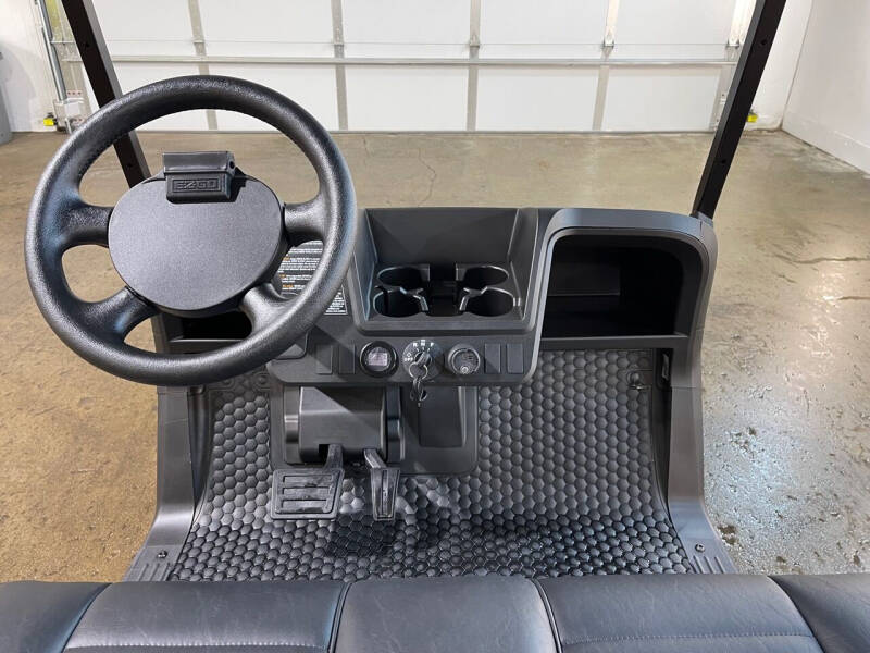 2024 E-Z-GO Freedom RXV ELiTE Lithium