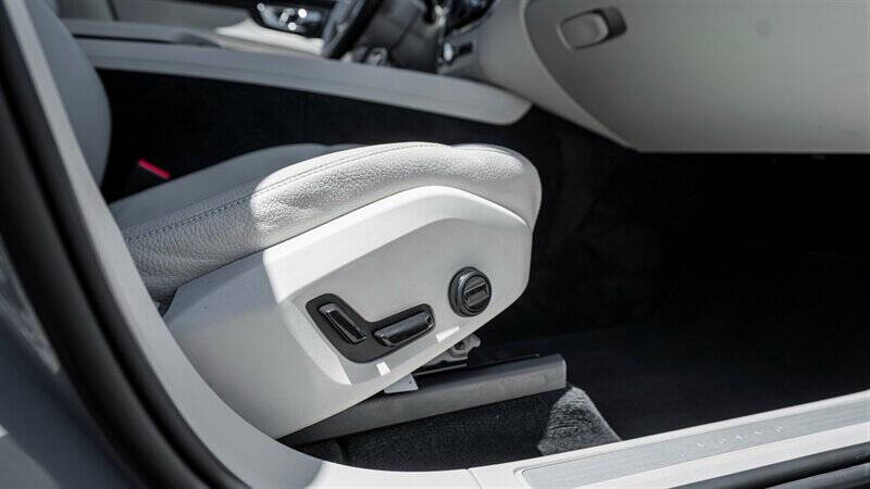 2023 Volvo XC60 B5 Core