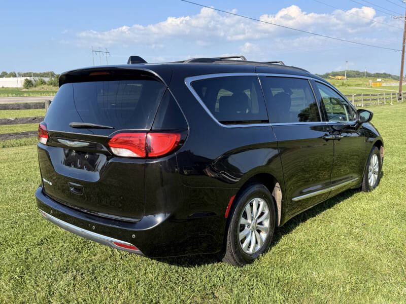 2017 Chrysler Pacifica Touring Plus