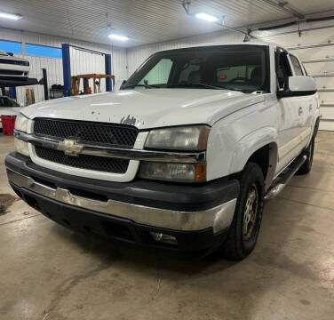 2006 Chevrolet Avalanche for sale at CapCity Customs in Plain City OH