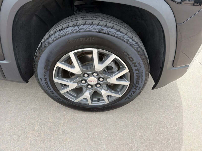 2023 GMC Acadia SLE - Photo 11