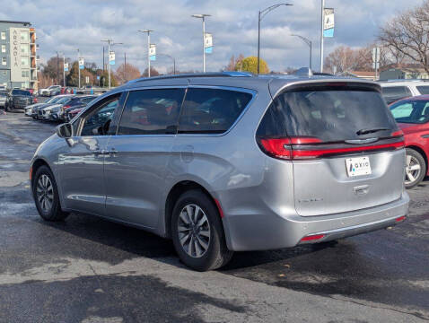 2021 Chrysler Pacifica Touring L