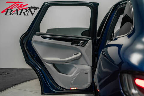 2022 Porsche Macan S