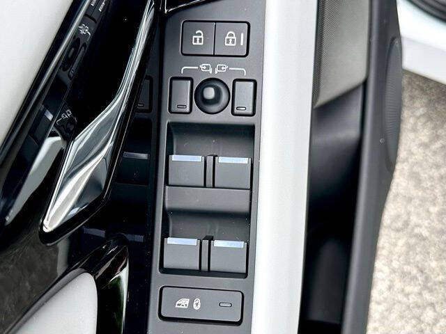 2026 Land Rover Range Rover Evoque P250 Dynamic SE