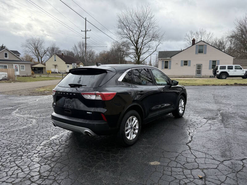 2020 Ford Escape SE