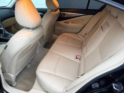 2015 Infiniti Q50 Premium