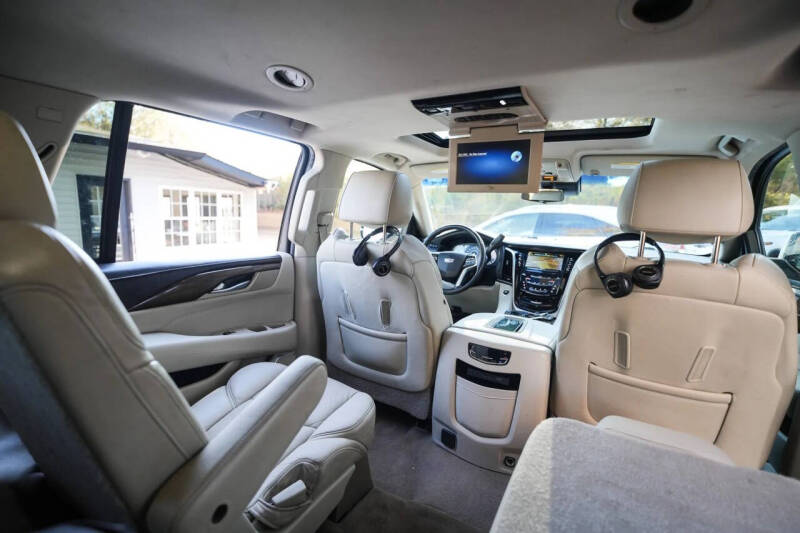 2018 Cadillac Escalade Luxury