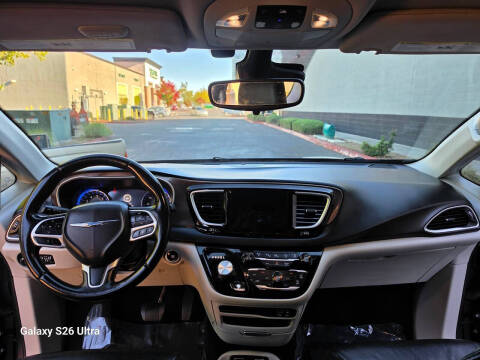 2018 Chrysler Pacifica Touring L