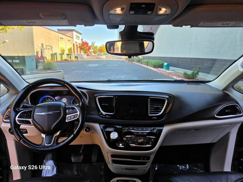 2018 Chrysler Pacifica Touring L