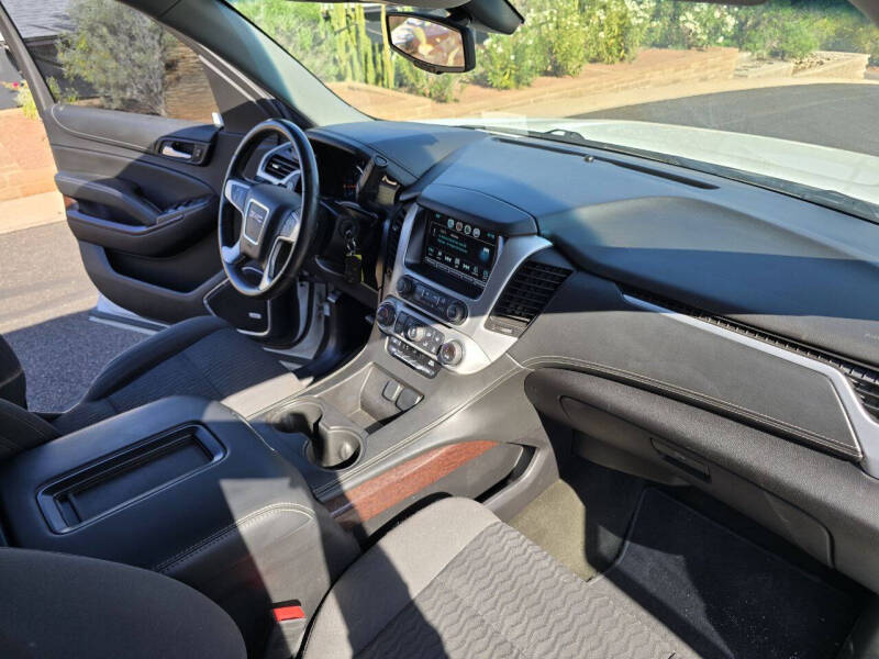 2017 GMC Yukon XL SLE