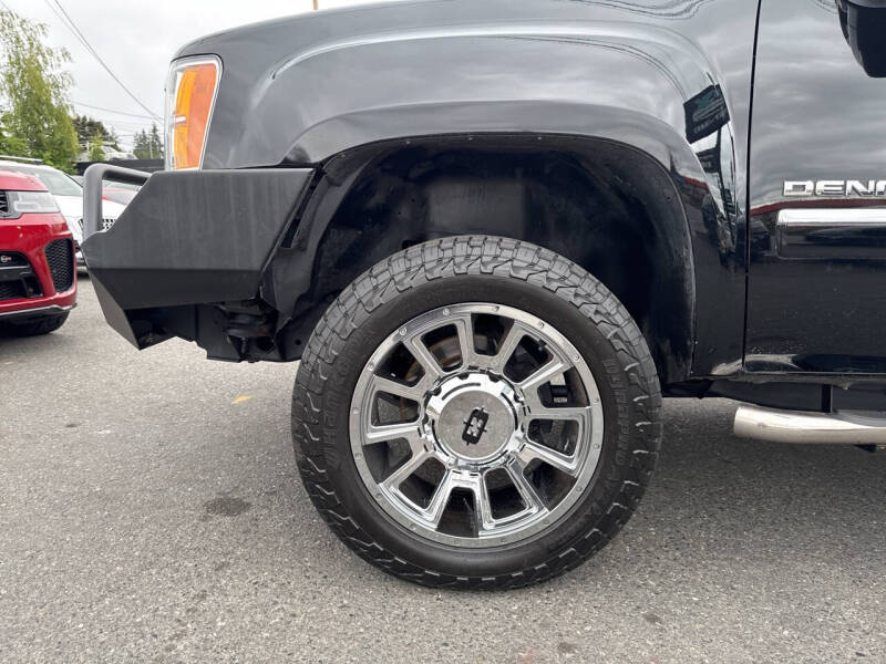 Used 2013 GMC Sierra 2500 Denali HD Denali with VIN 1GT125E82DF221709 for sale in Edmonds, WA