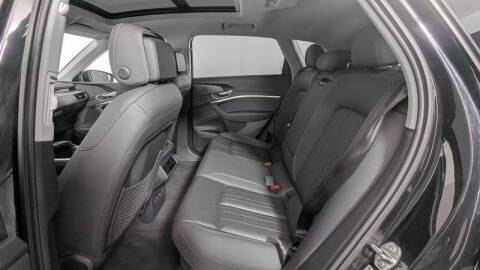 2021 Audi e-tron quattro Premium