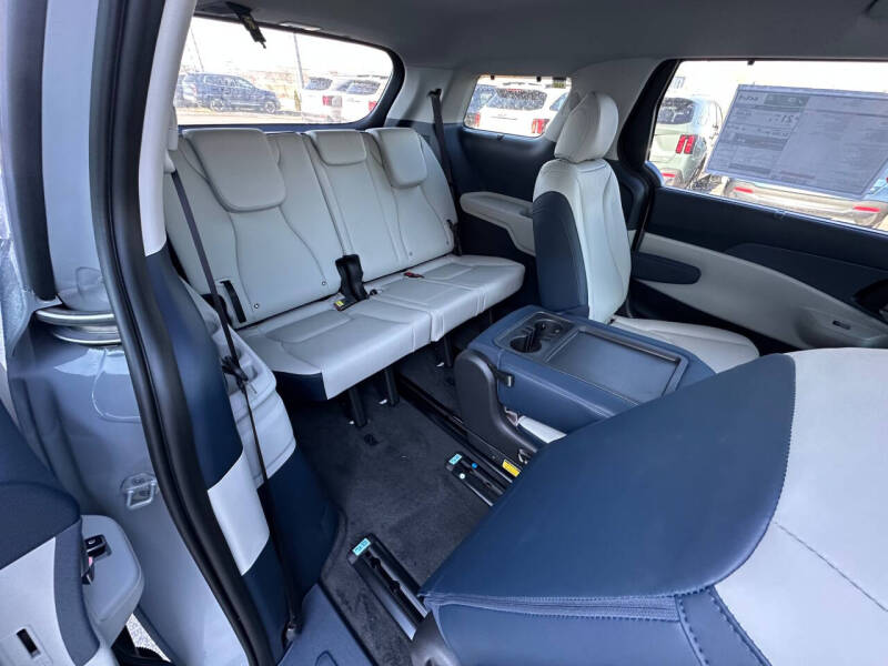 2026 Kia Carnival EX