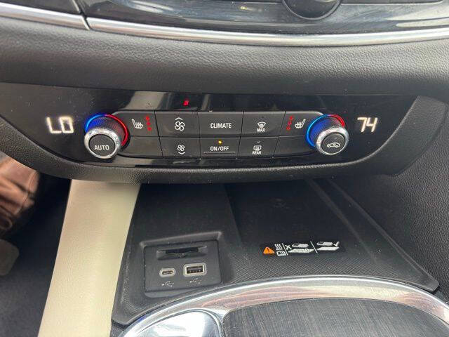 2023 Buick Enclave Essence