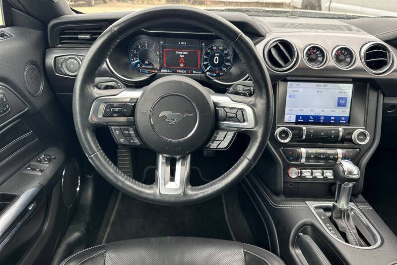 2022 Ford Mustang Mach 1