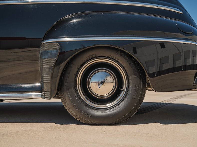 1947 Ford Super Deluxe