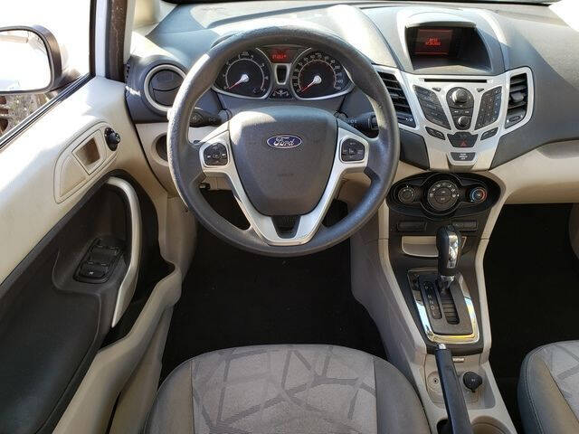 2012 Ford Fiesta SE