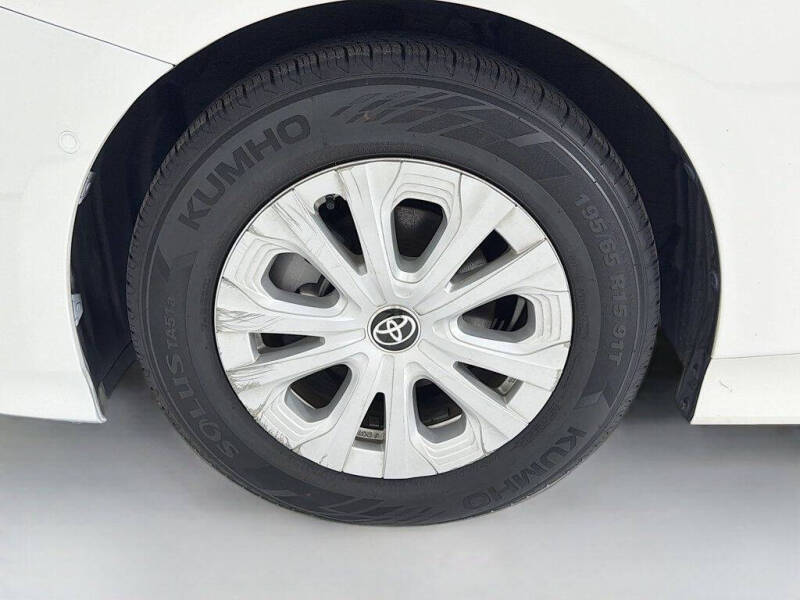 2020 Toyota Prius LE
