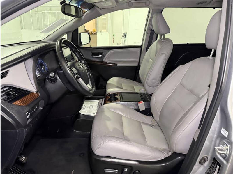 2017 Toyota Sienna