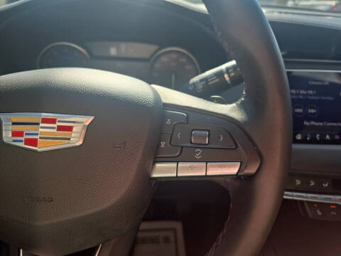 2022 Cadillac XT4 Premium Luxury