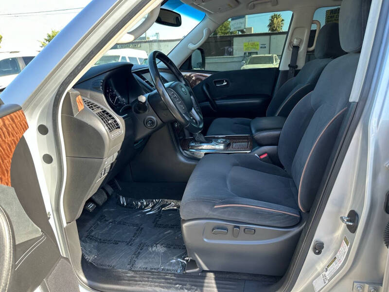 2019 Nissan Armada SV photo 17