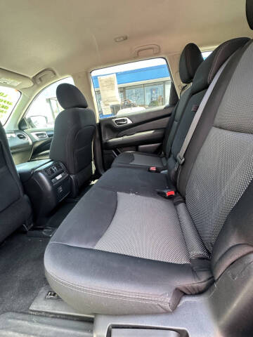 2018 Nissan Pathfinder SV