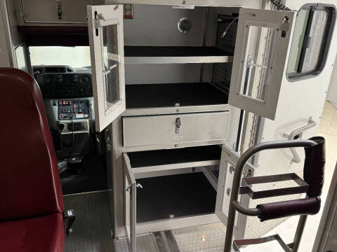 2010 Ford E-Series E-450 SD