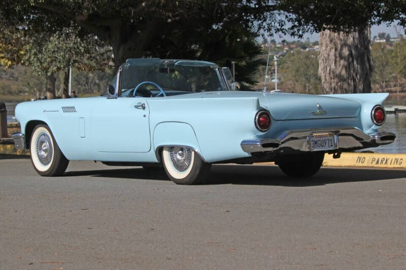 1957 Ford Thunderbird