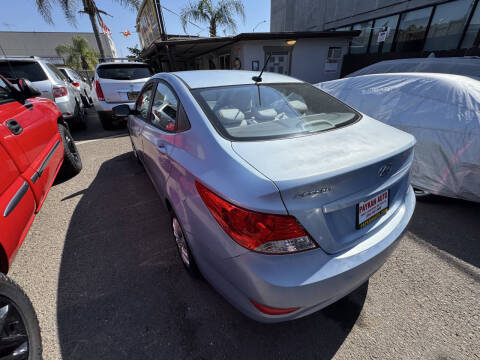 2013 Hyundai Accent GLS