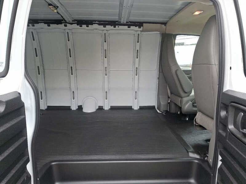 2025 Chevrolet Express 2500