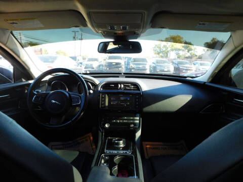 2017 Jaguar XE 25t Premium