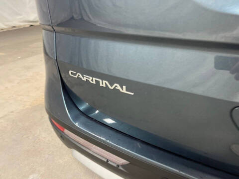 2024 Kia Carnival EX