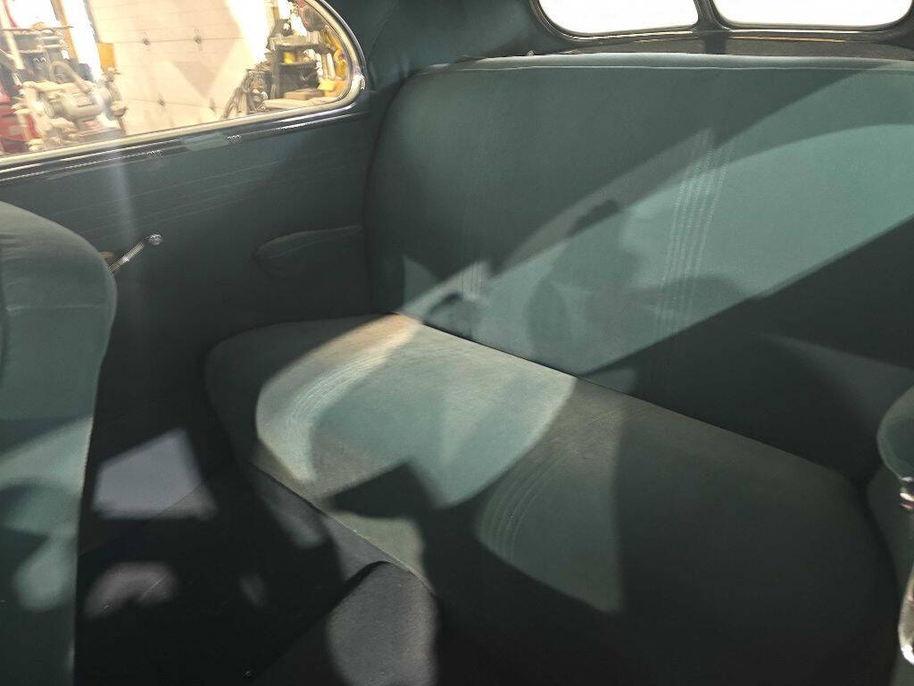 1940 Ford DELUXE V8 22