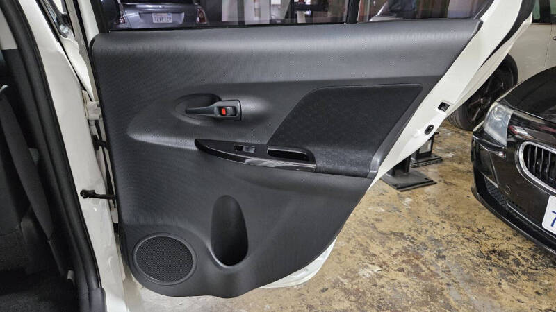 2009 Scion xD Base photo 40