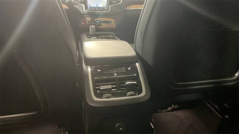 2024 Volvo XC90 Recharge T8 Plus Bright Theme 6P