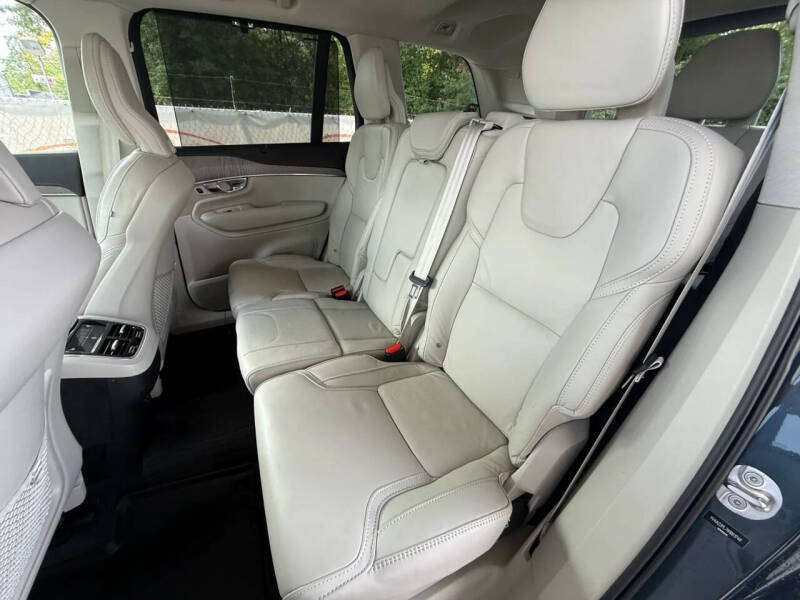 2022 Volvo XC90 T6 Inscription 7-Passenger