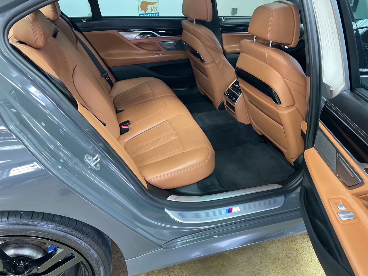 2018 BMW 7 Series 36