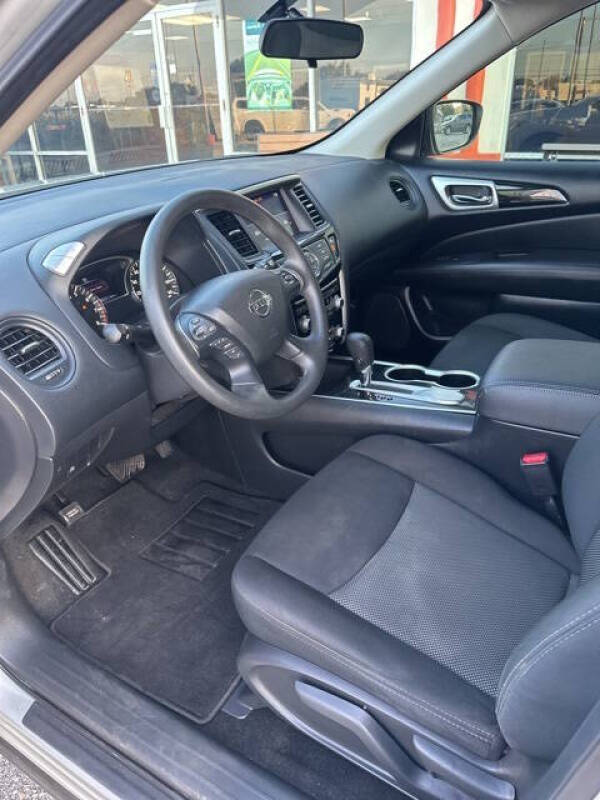 2020 Nissan Pathfinder S