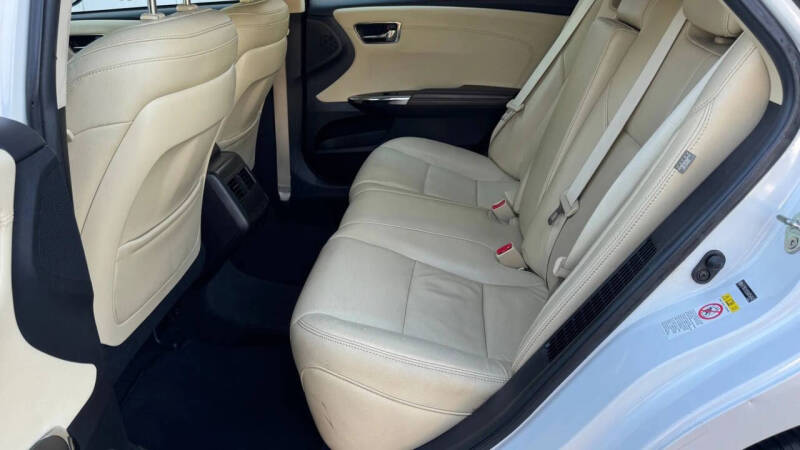 2016 Toyota Avalon Hybrid XLE Premium